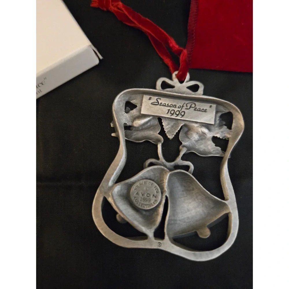 Avon 1999 Christmas Ornament Pewter Dove w/ box & Red Velvet Bag Season of Peace